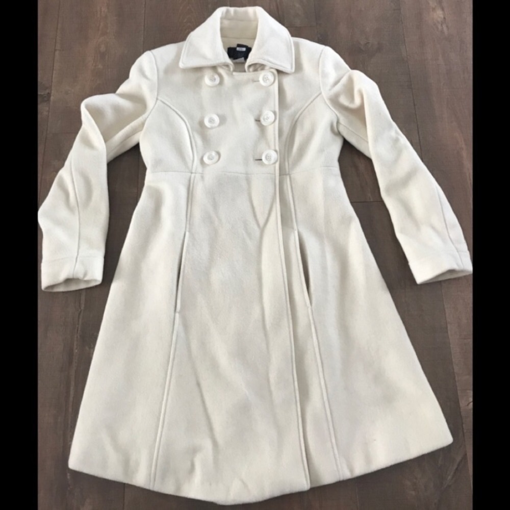 Size XSP/0p cream/white winter coat